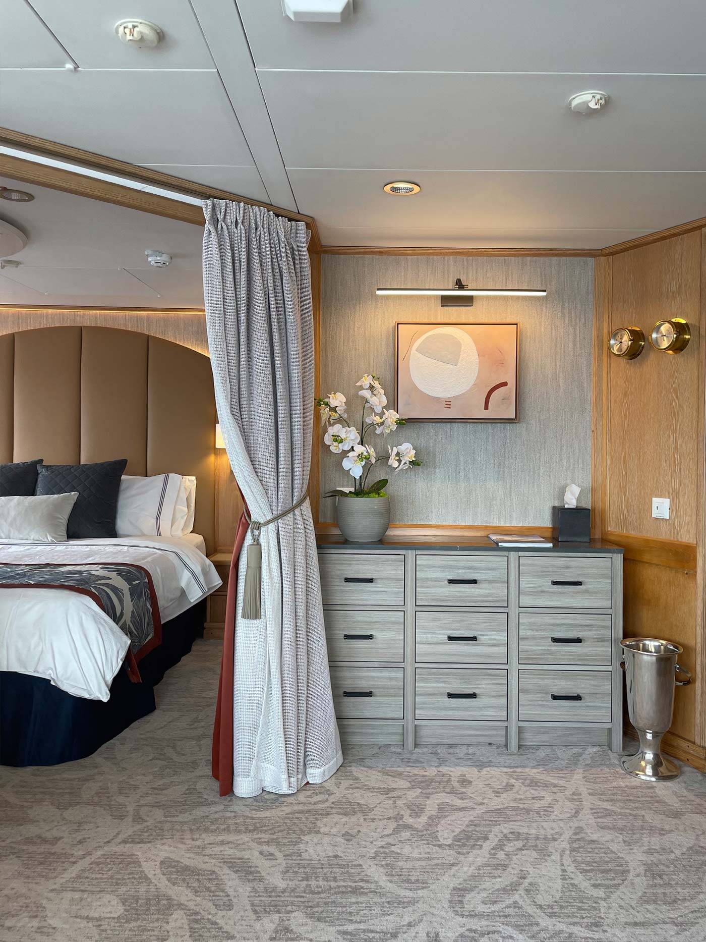 Perfetto-interiors-design-contractor-cruise-projects-01