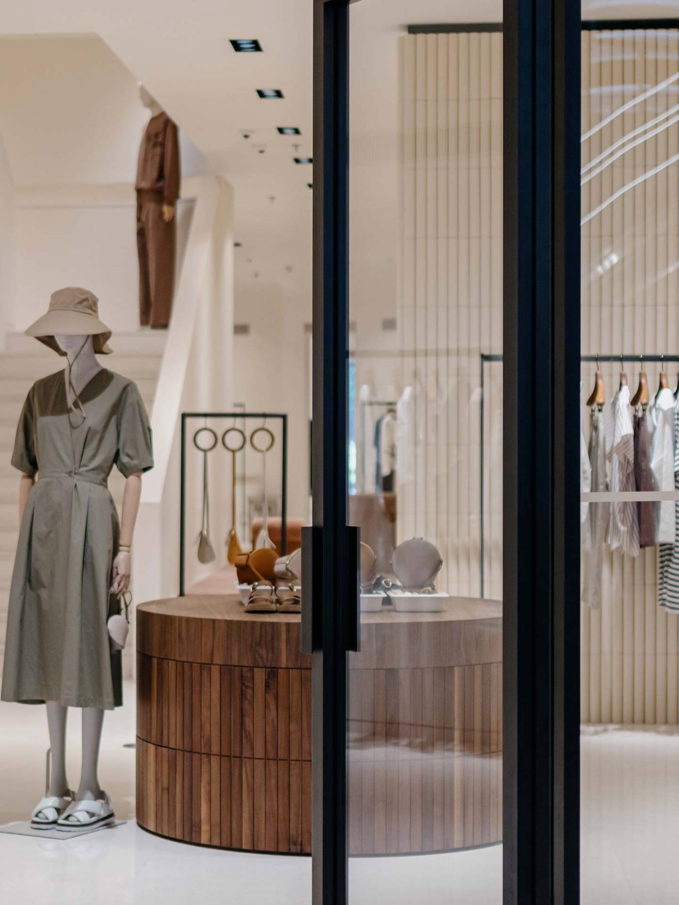 Perfetto-interiors-design-contractor-cruise-retail-preview