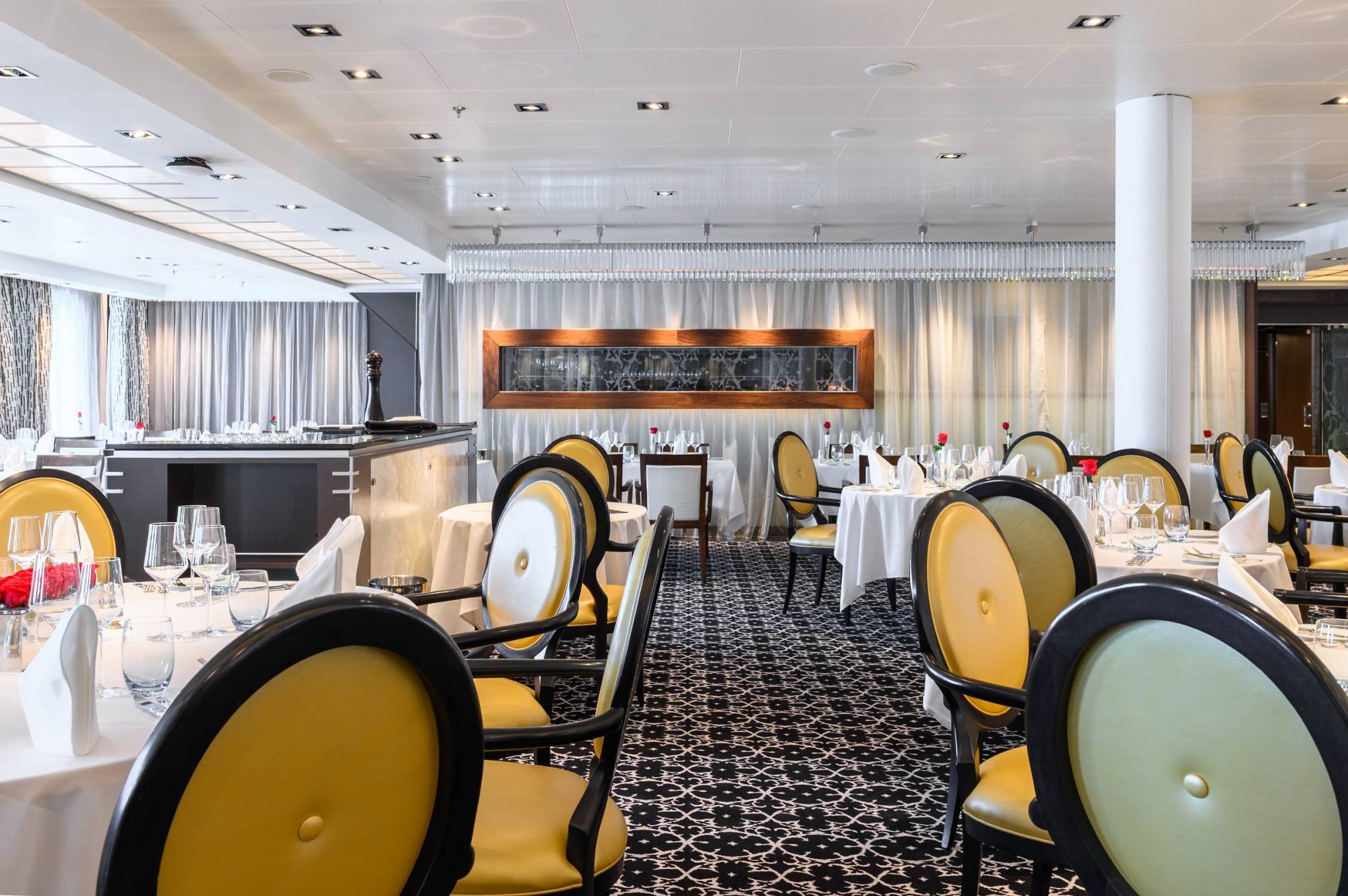 Perfetto-interiors-design-cruise-ship-seabourn-quest-dining-room-3