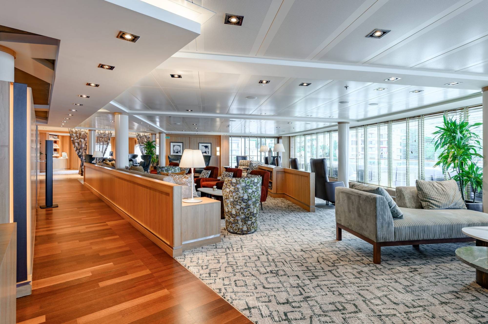 Perfetto-interiors-design-cruise-ship-seabourn-quest-reception-lobby