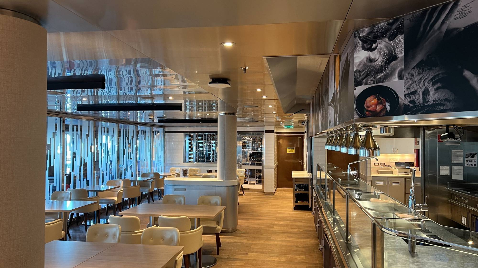 perfetto-interior-design-cruise-luxury-hal-koningsdam-club-orange-5