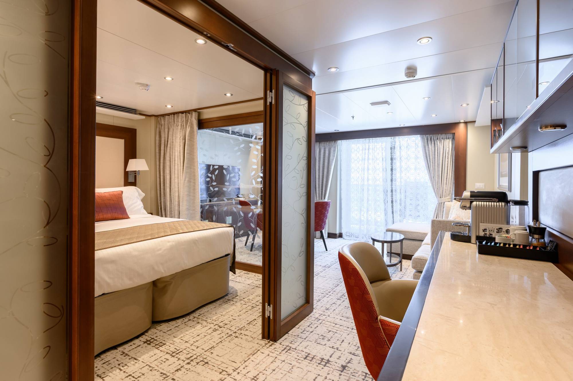 Perfetto-interiors-design-cruise-ship-seabourn-quest-suite-bedroom-1