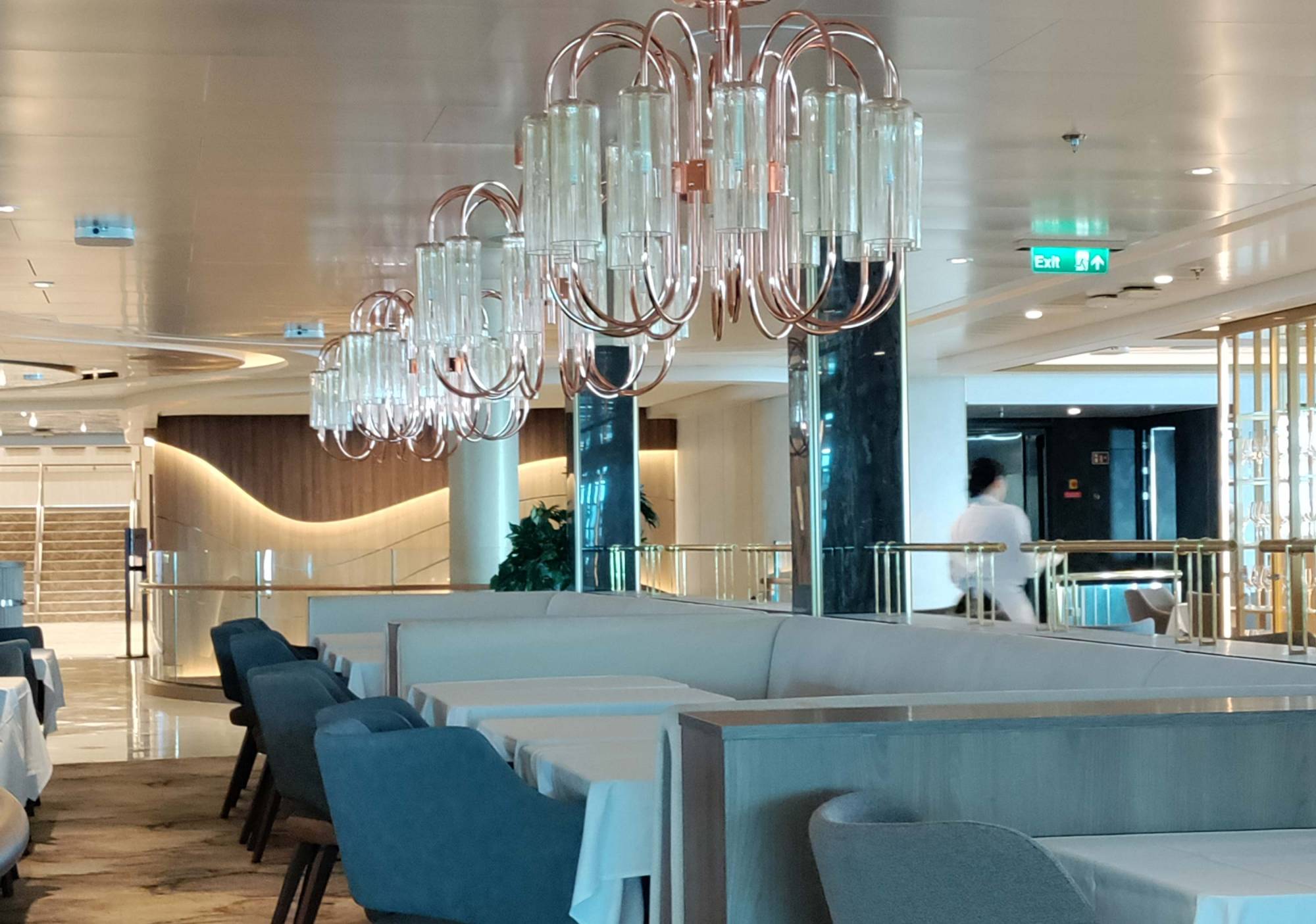Perfetto-interiors-design-cruise-luxury-sun-princess-(5)-parallax