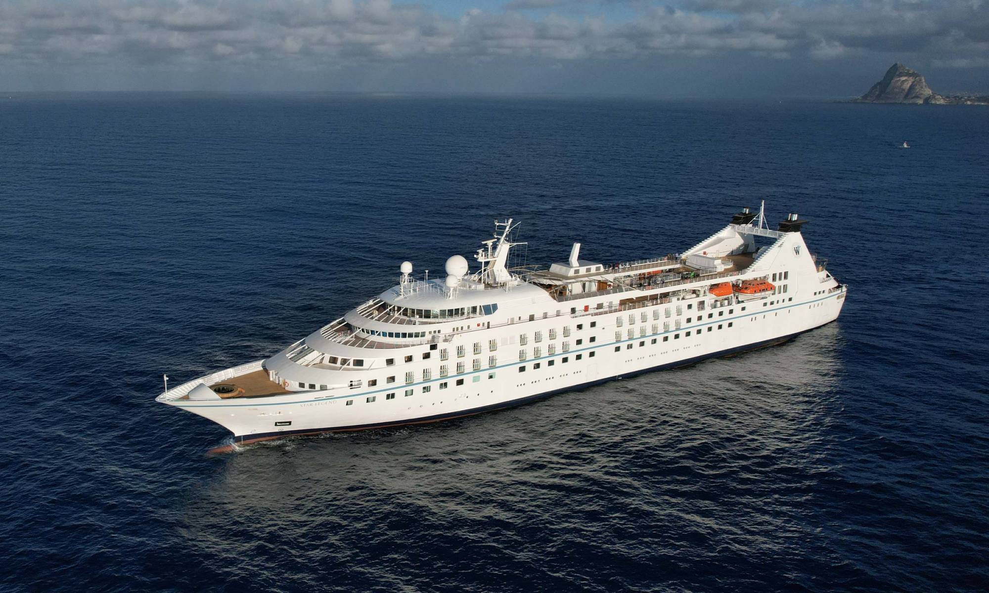 Perfetto-interiors-design-cruise-luxury-windstar-Star-Legend-1