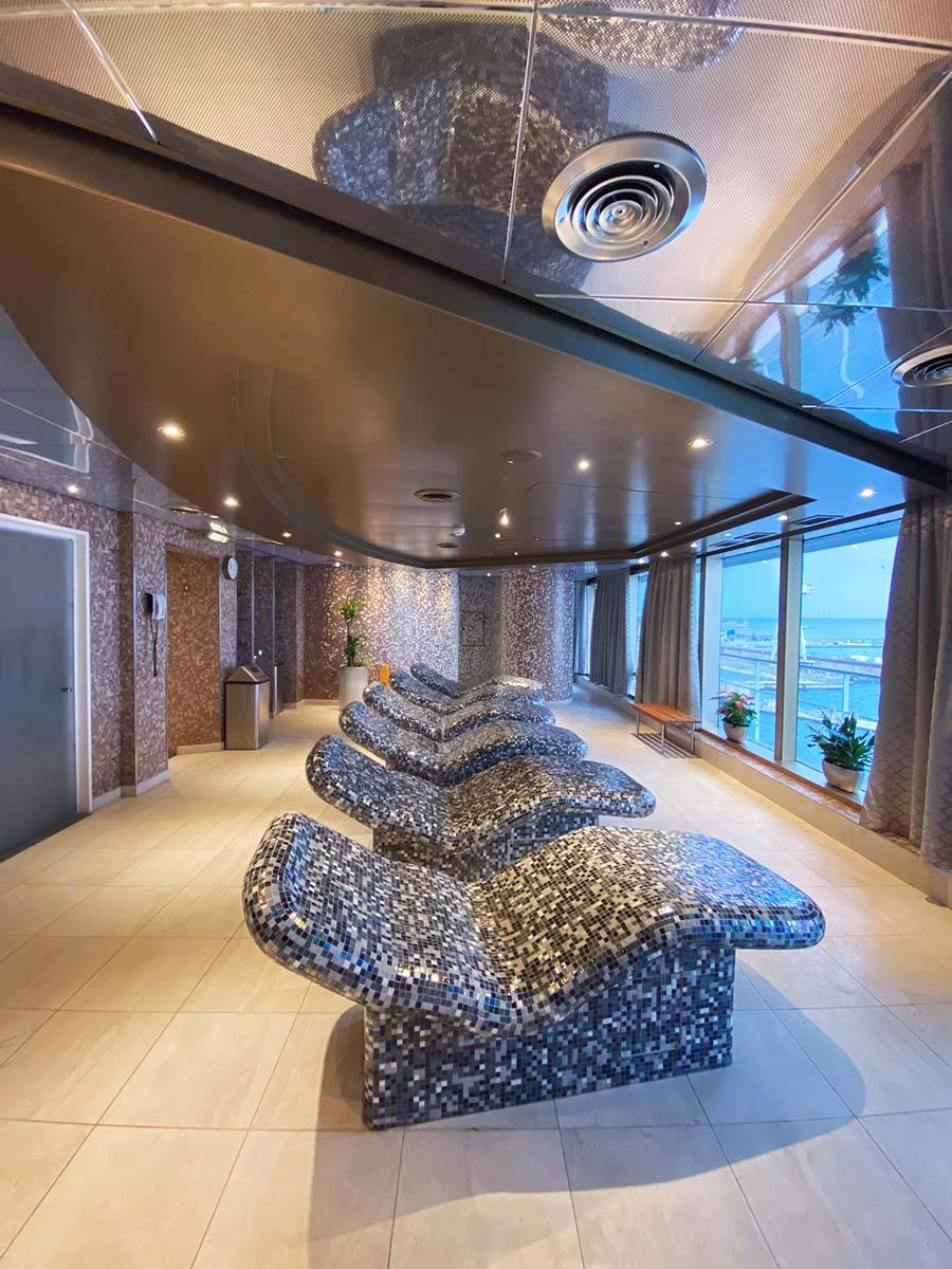 Perfetto-interiors-design-HOLLAND-AMERICA-LINE-Oosterdam-furniture-contractor-05