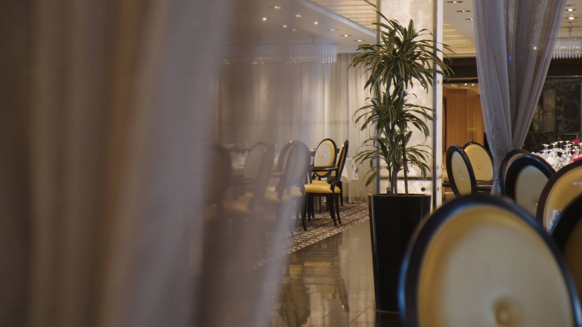 perfetto-interior-design-cruise-luxury-restaurant-detail