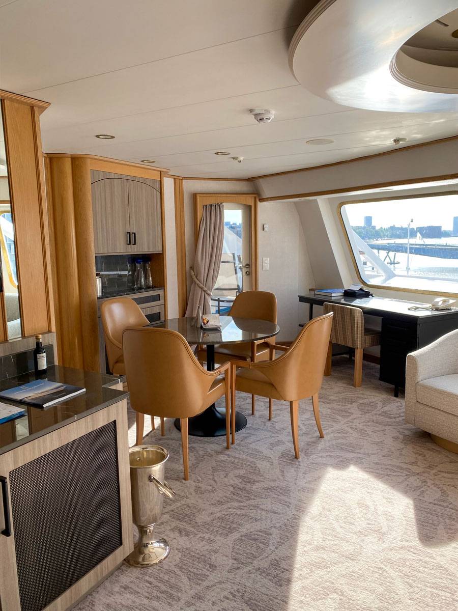 Perfetto-interiors-design-cruise-luxury-windstar-Star-Legend-2 (5)