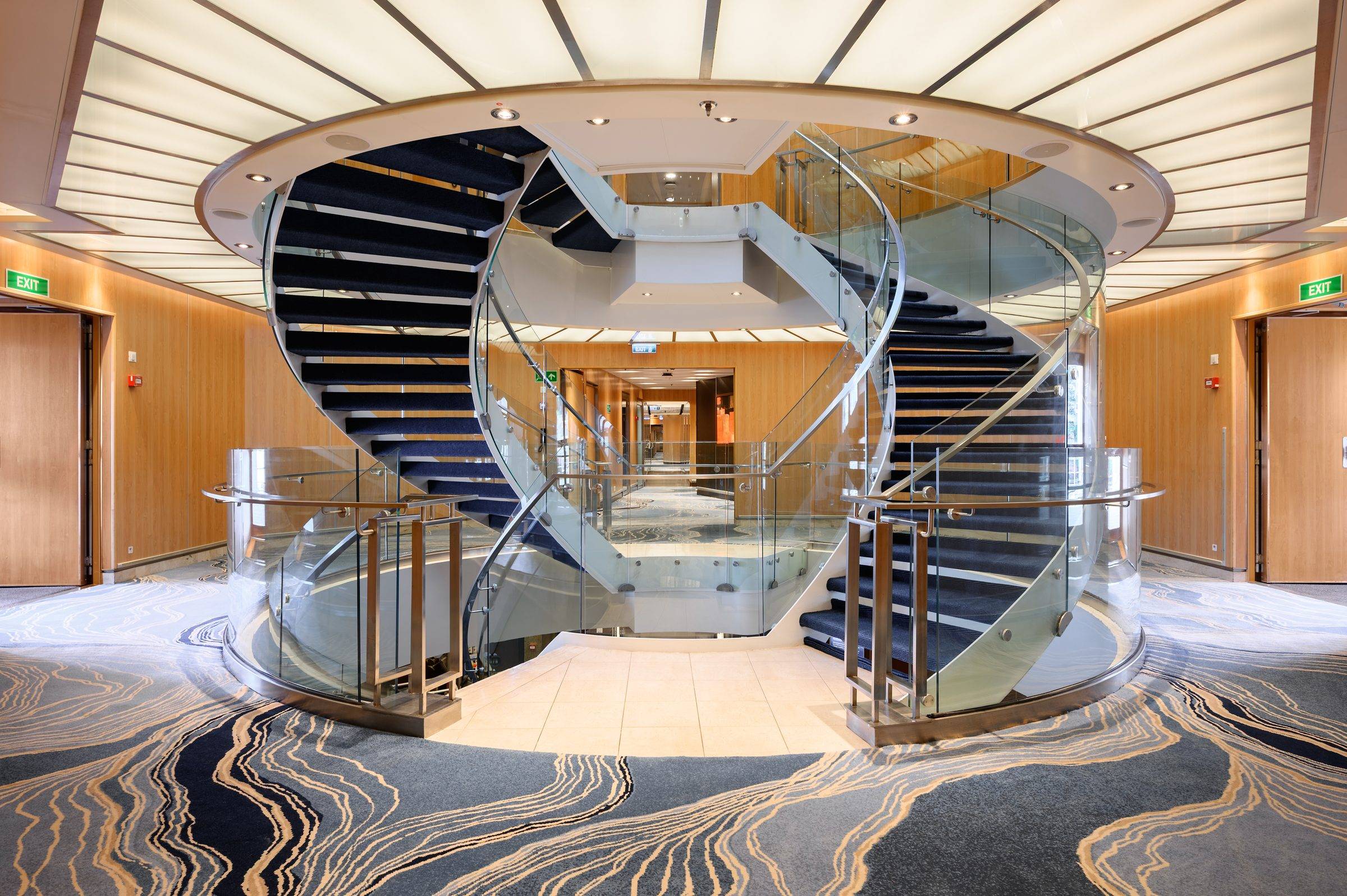 Perfetto-interiors-design-cruise-ship-seabourn-quest-spiral-staircase