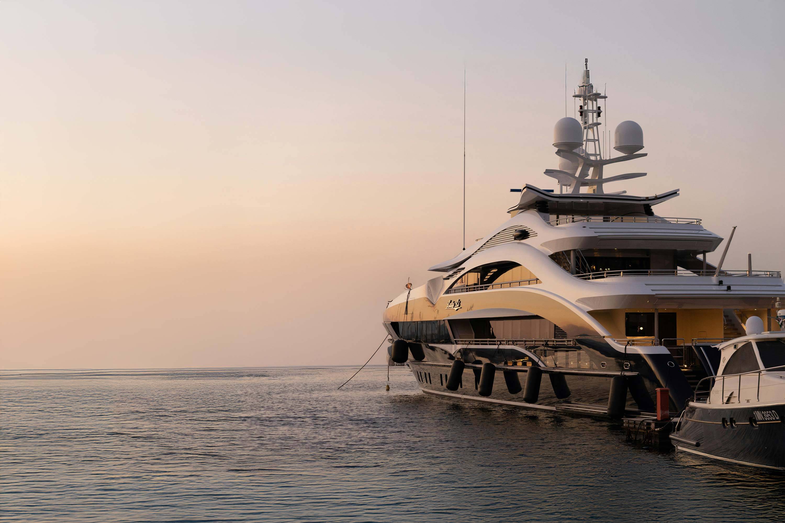 Perfetto-interiors-design-yacht-head